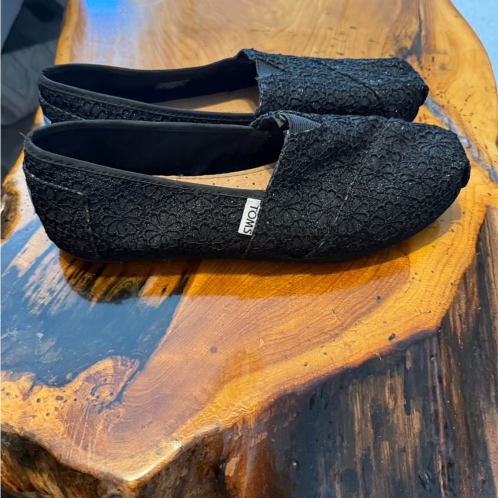 Bundle of four size 9 shoes! New toms, boots, booties, heels (Fall, Halloween)